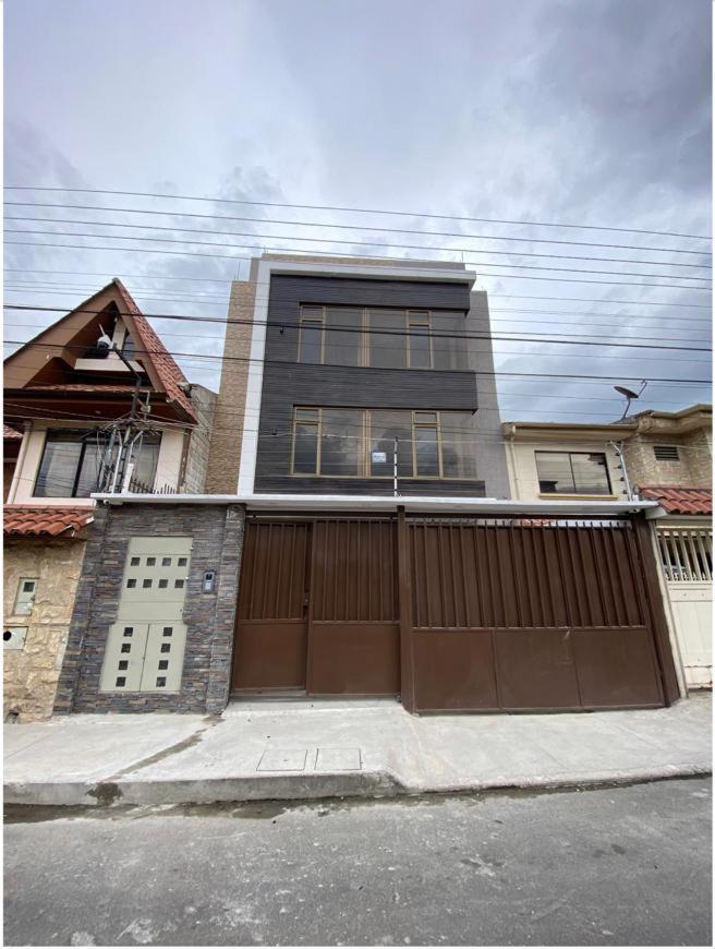 Lindo Departamento Con Vista Increible A Cuencaアパートメント エクステリア 写真